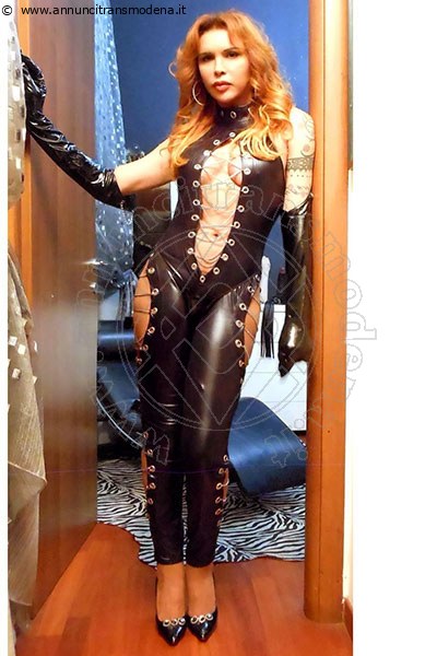 Foto Padrona Stefania  Annunci Sexy Mistresstrans Milano