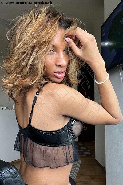 Foto Kiara Bardo Annunci Sexy Transescort Firenze